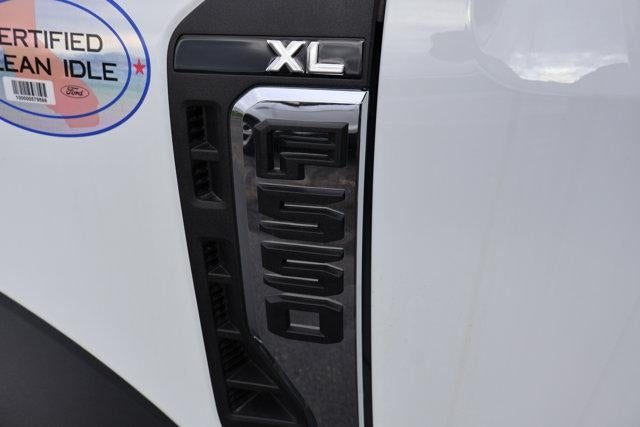 2025 Ford Super Duty F-550 DRW XL