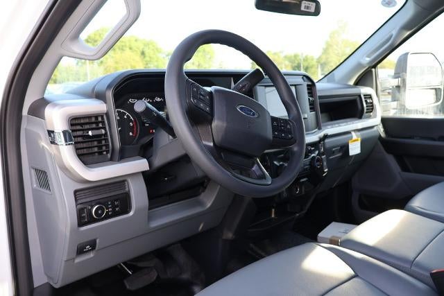2026 Ford Super Duty F-350 SRW ® XL