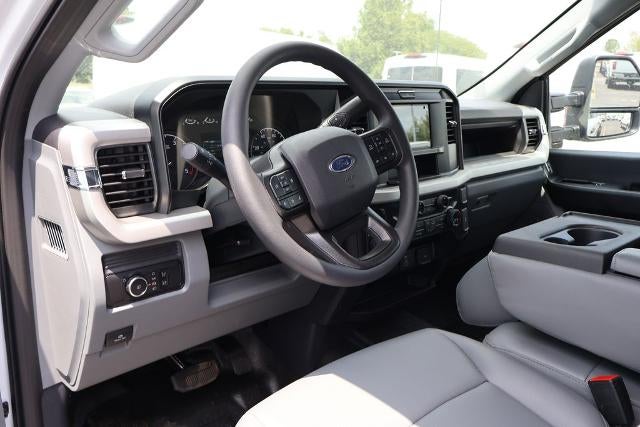 2026 Ford Super Duty F-350 DRW XL