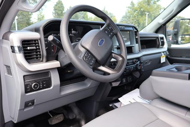 2026 Ford Super Duty F-550 DRW XL