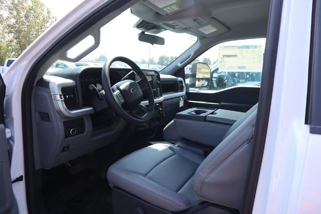 2026 Ford Super Duty F-550 DRW XL