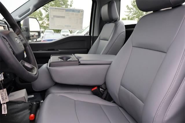 2025 Ford Super Duty F-550 DRW XL