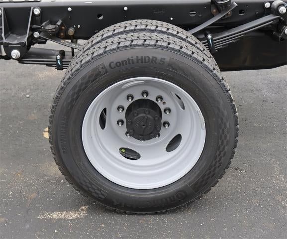 2025 Ford Super Duty F-550 DRW XL