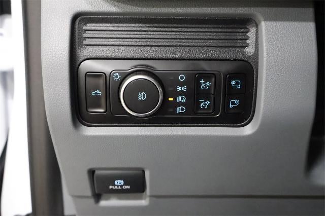 2025 Ford Super Duty F-600 DRW XLT