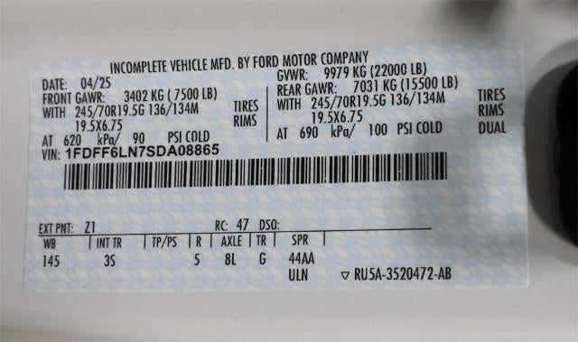 2025 Ford Super Duty F-600 DRW XLT