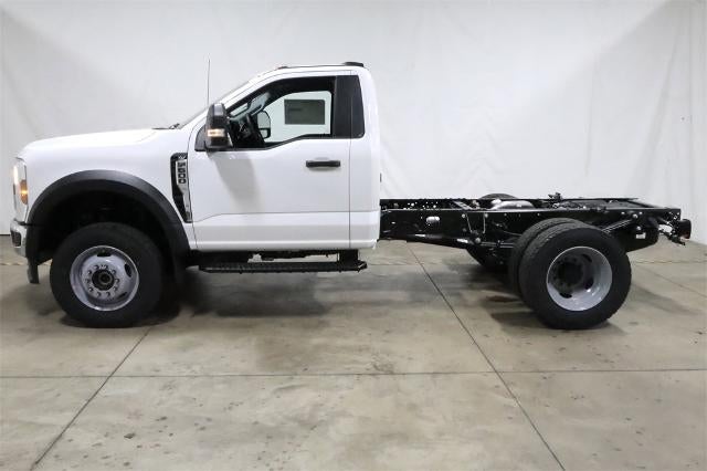 2025 Ford Super Duty F-600 DRW XLT