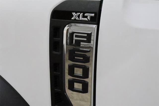 2025 Ford Super Duty F-600 DRW XLT