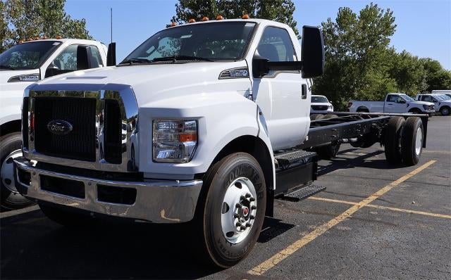 2025 Ford F-750SD Base