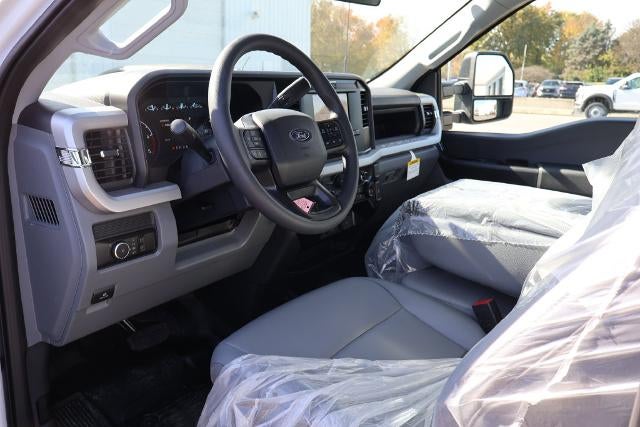 2027 Ford Super Duty F-550 DRW XL