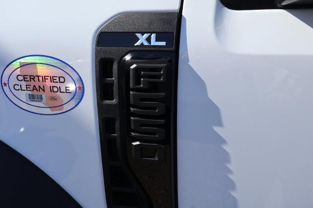 2027 Ford Super Duty F-550 DRW XL