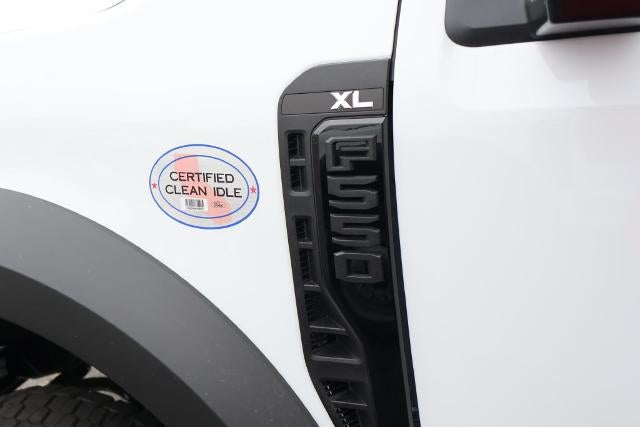 2027 Ford Super Duty F-550 DRW XL