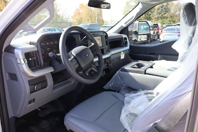 2027 Ford Super Duty F-550 DRW XL