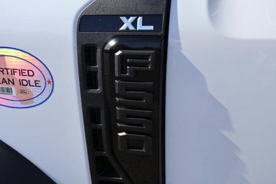 2027 Ford Super Duty F-550 DRW XL
