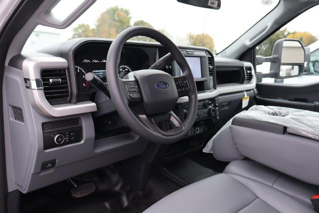 2027 Ford Super Duty F-550 DRW XL