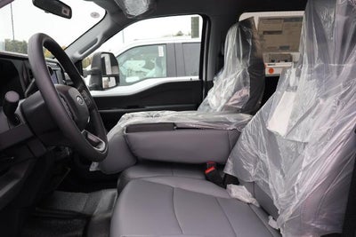 2027 Ford Super Duty F-550 DRW XL