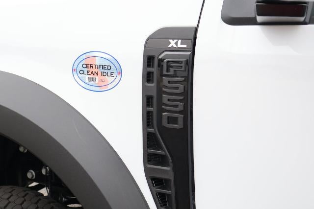 2027 Ford Super Duty F-550 DRW XL