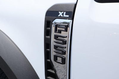 2026 Ford Super Duty F-550 DRW XL