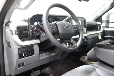 2025 Ford Super Duty F-550 DRW XL