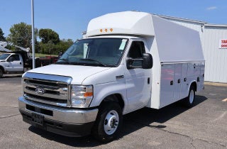 2027 Ford E-Series Cutaway Base