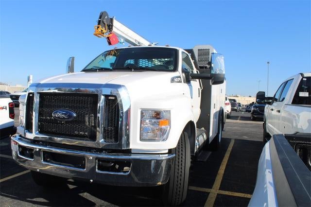 2025 Ford F-750SD Base
