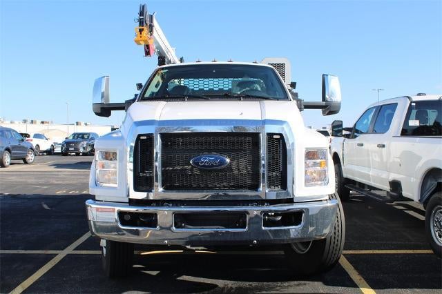 2025 Ford F-750SD Base