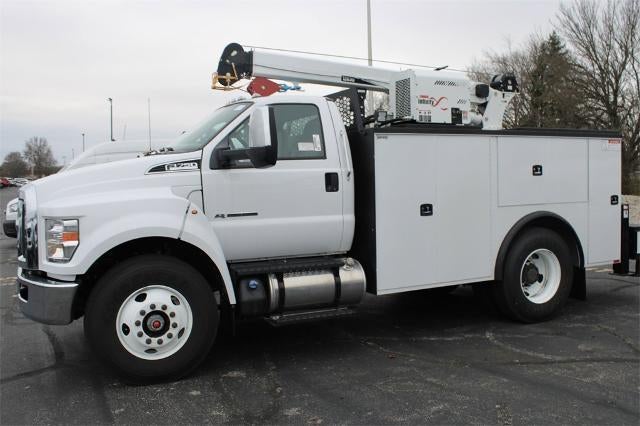 2025 Ford F-750SD Base