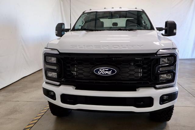 2027 Ford Super Duty F-250 SRW XLT