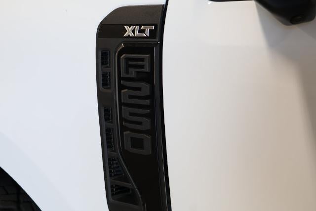 2027 Ford Super Duty F-250 SRW XLT