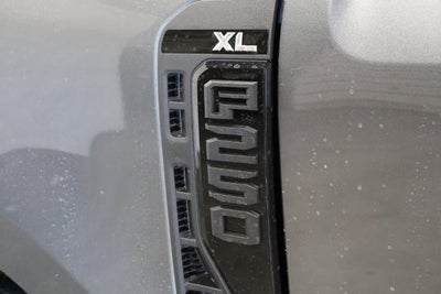 2027 Ford Super Duty F-250 SRW XL