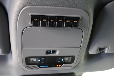 2027 Ford Super Duty F-250 SRW XLT