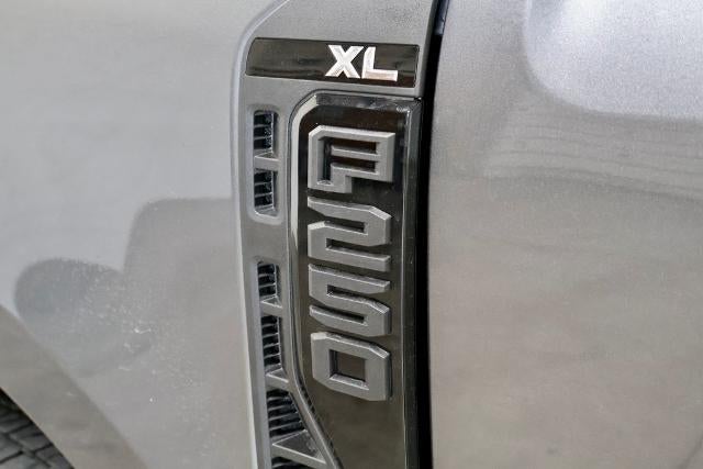 2027 Ford Super Duty F-250 SRW XL
