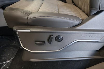 2027 Ford Super Duty F-350 SRW Platinum