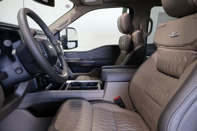2027 Ford Super Duty F-350 SRW Platinum
