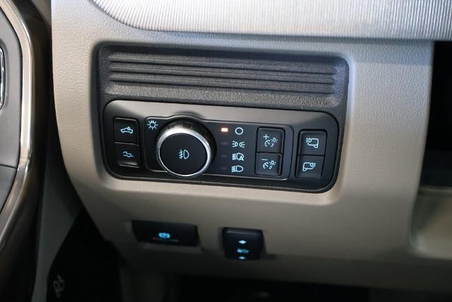 2027 Ford Super Duty F-350 SRW Platinum