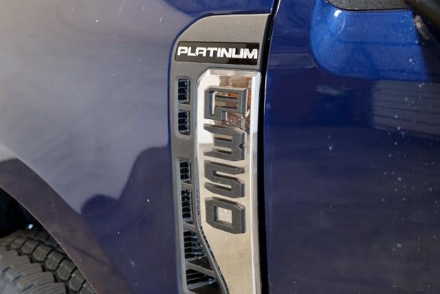 2027 Ford Super Duty F-350 SRW Platinum