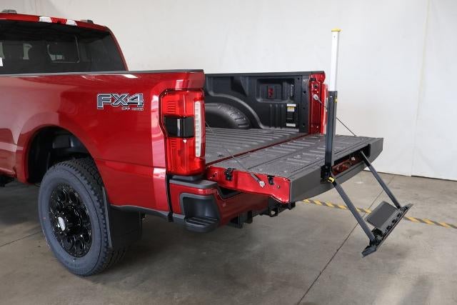 2027 Ford Super Duty F-350 SRW XLT w/BLK Appearance PKG