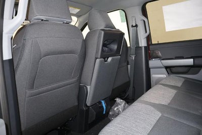 2027 Ford Super Duty F-350 SRW XLT w/BLK Appearance PKG