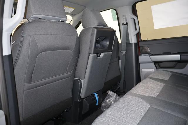 2027 Ford Super Duty F-350 SRW XLT w/BLK Appearance PKG
