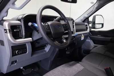 2027 Ford Super Duty F-350 SRW XLT w/BLK Appearance PKG