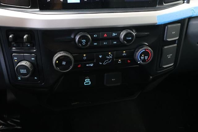 2027 Ford Super Duty F-350 SRW XLT w/BLK Appearance PKG