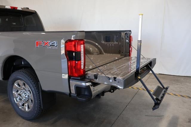 2027 Ford Super Duty F-350 SRW Lariat