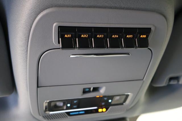 2027 Ford Super Duty F-350 SRW Lariat