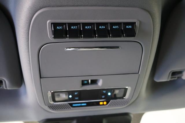 2027 Ford Super Duty F-350 SRW Lariat