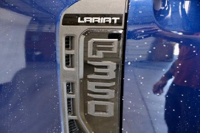 2027 Ford Super Duty F-350 SRW Lariat