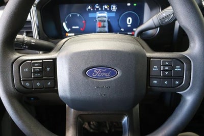 2027 Ford Super Duty F-350 SRW XLT