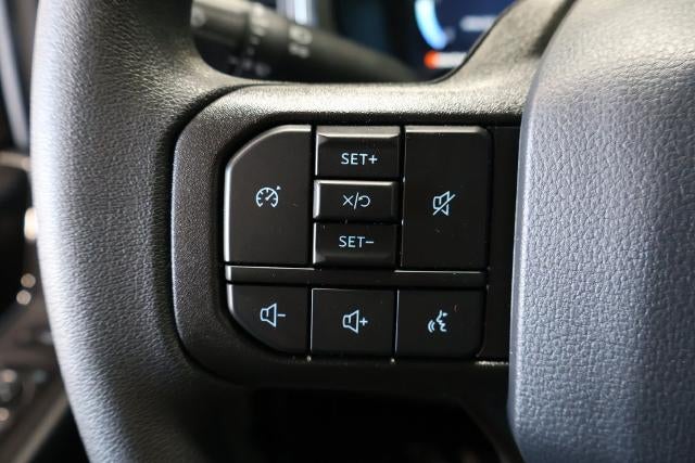 2027 Ford Super Duty F-350 SRW XLT