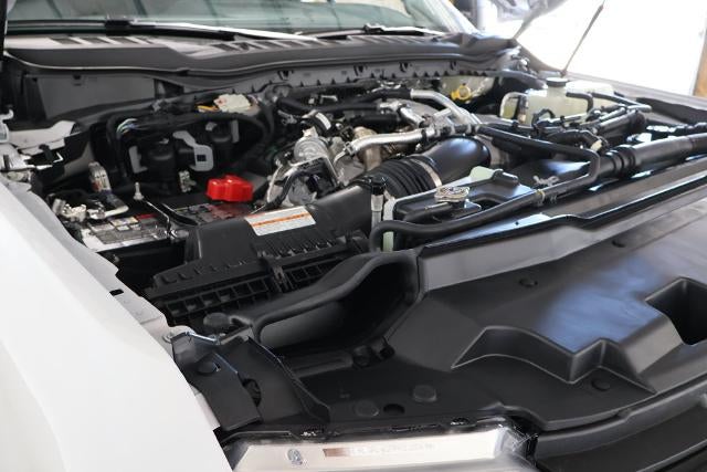 2027 Ford Super Duty F-350 SRW XLT