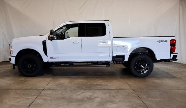 2027 Ford Super Duty F-350 SRW XLT