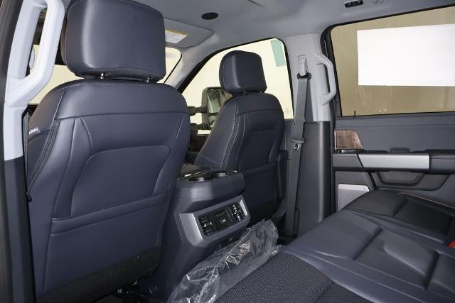 2027 Ford Super Duty F-350 SRW Lariat