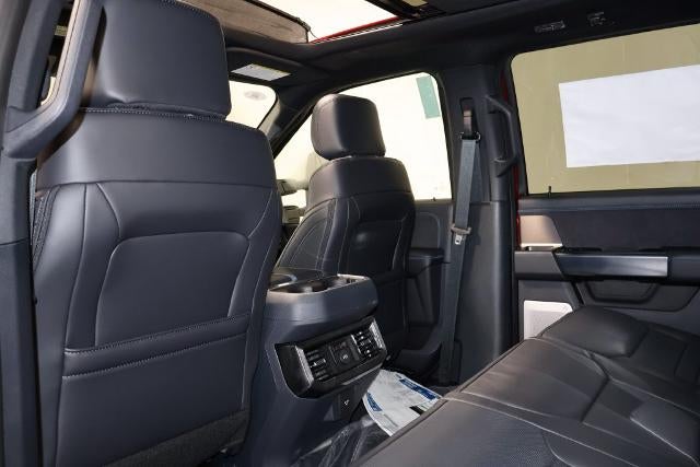 2027 Ford Super Duty F-350 SRW Platinum